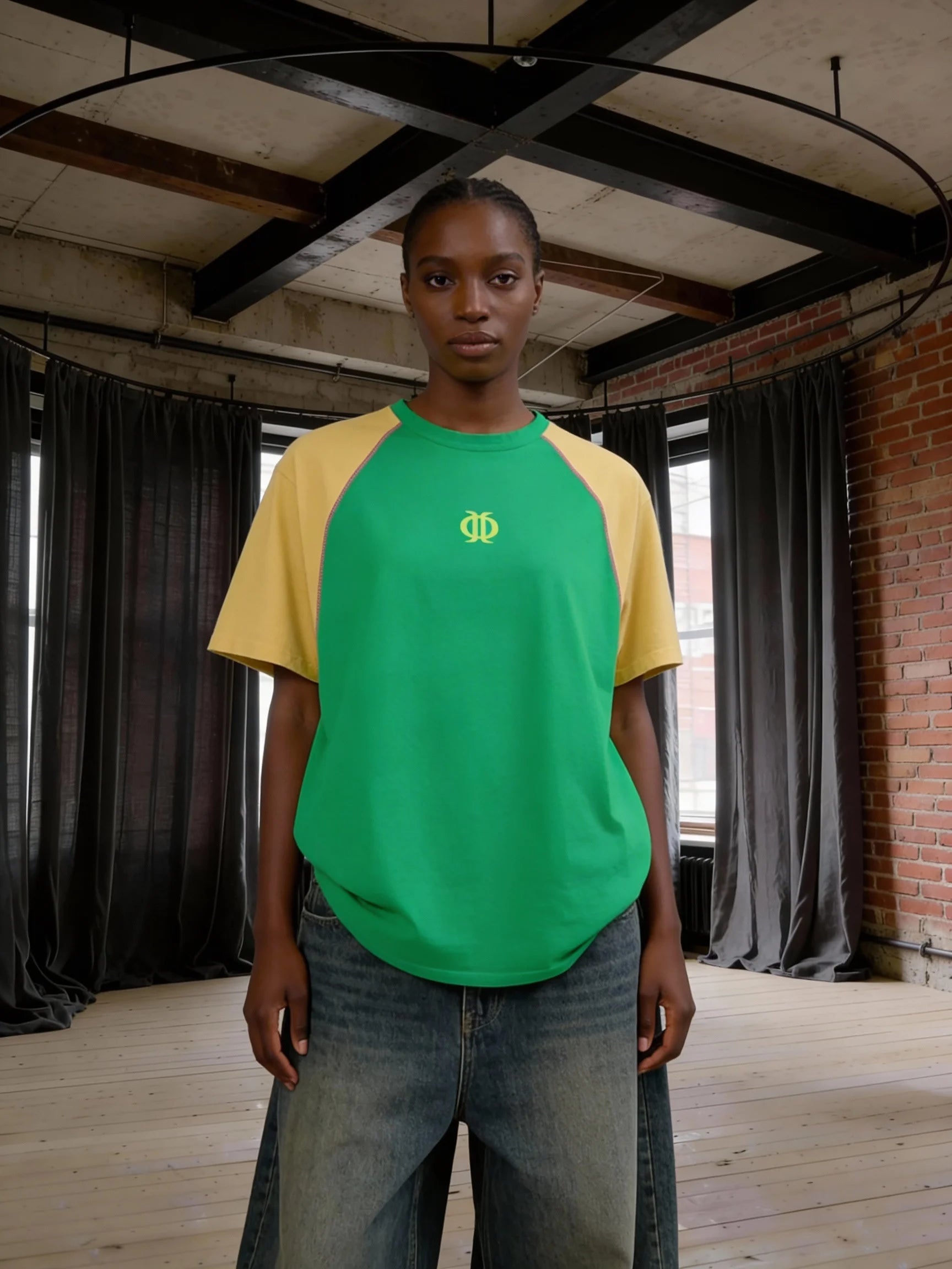 Unisex icon logo tee